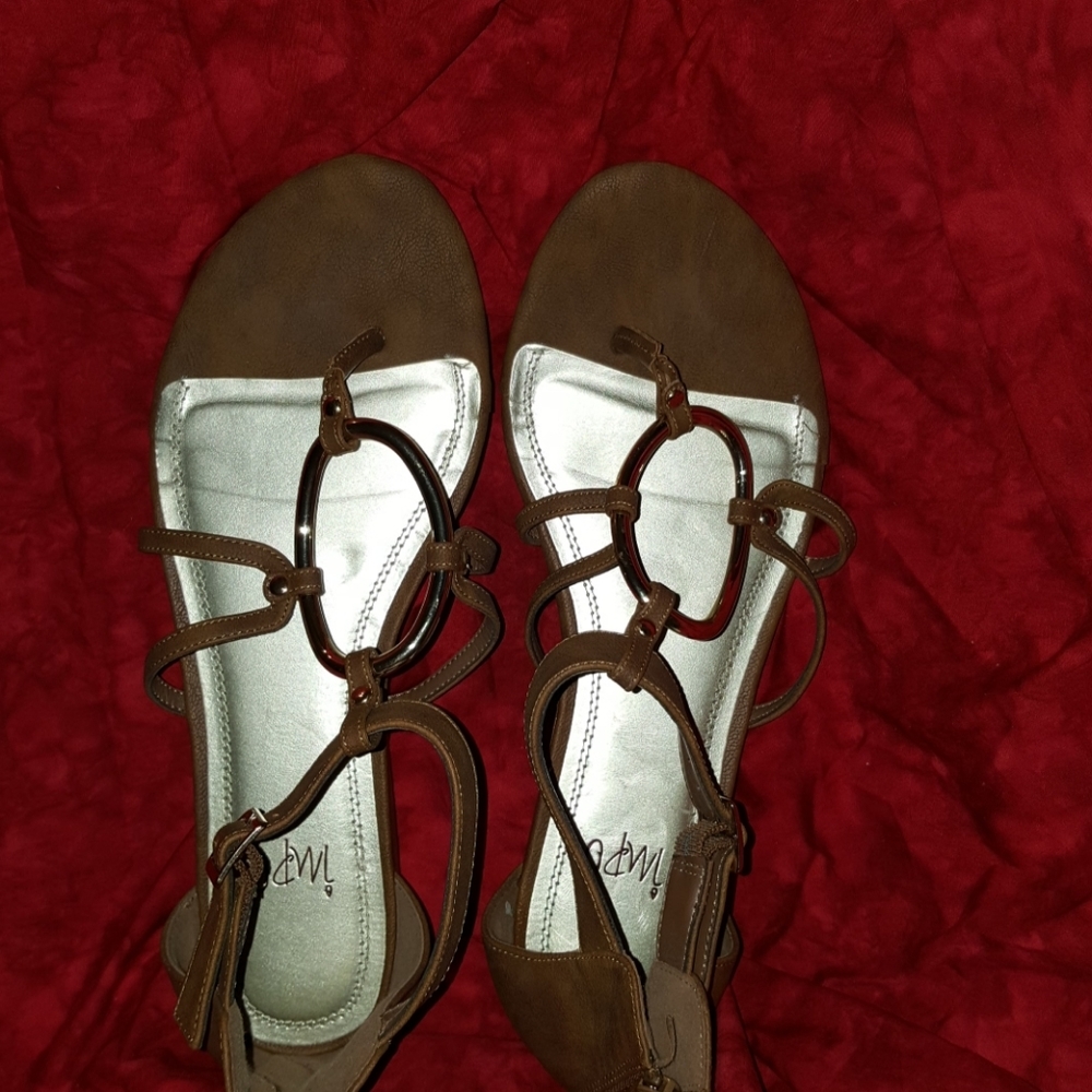IMPO Gladiator sandals tan w/ gold accents size 9
